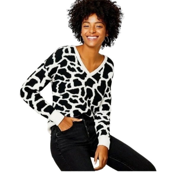 LOFT Giraffe Print Crean/Black V-Neck Sweater Sz XS EUC - Picture 1 of 6